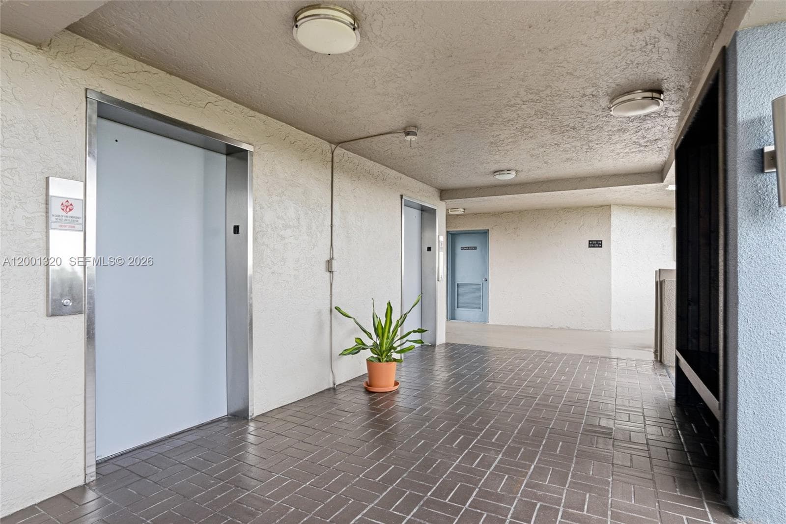 1001 Colony Point Cir # 503, Pembroke Pines FL 33026 photo 3