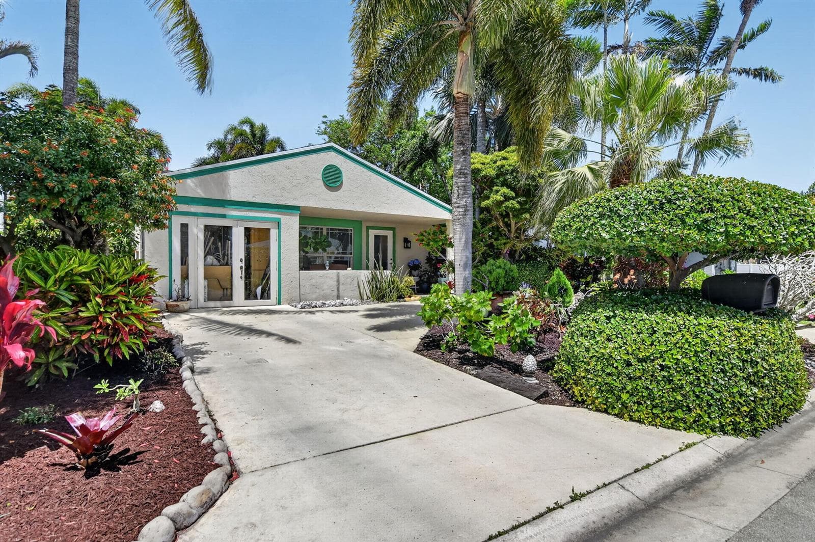 8353 Huntsman Place, Boca Raton FL 33433 photo 2