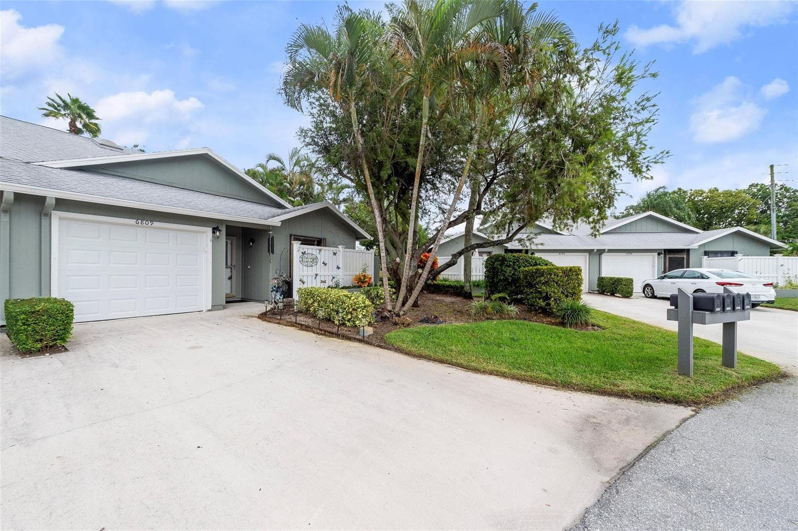 6809 SE Yorktown Drive, Hobe Sound FL 33455 photo 3