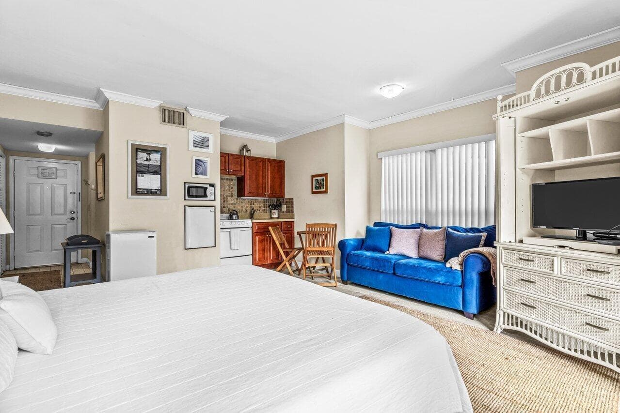 11863 Wimbledon Circle # 432, Wellington FL 33414 photo 3