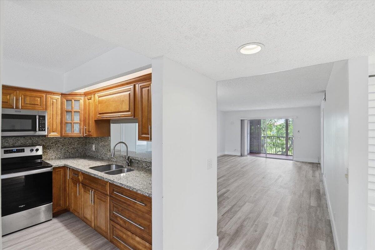 700 SW 128th Avenue # 310c, Pembroke Pines FL 33027 photo 4