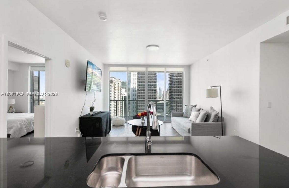 1111 SW 1st Ave # 3222-N, Miami FL 33130