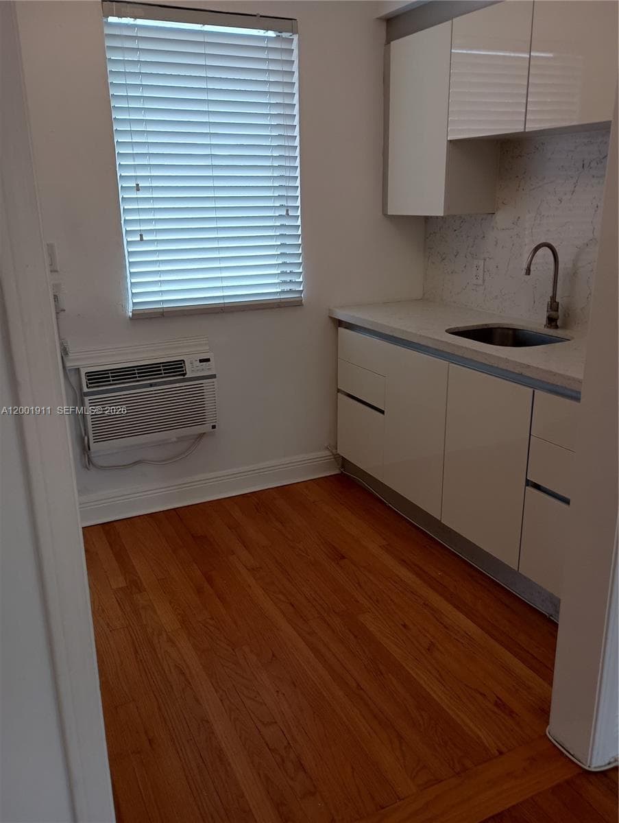 535 74 # 11, Miami Beach FL 33141 photo 3