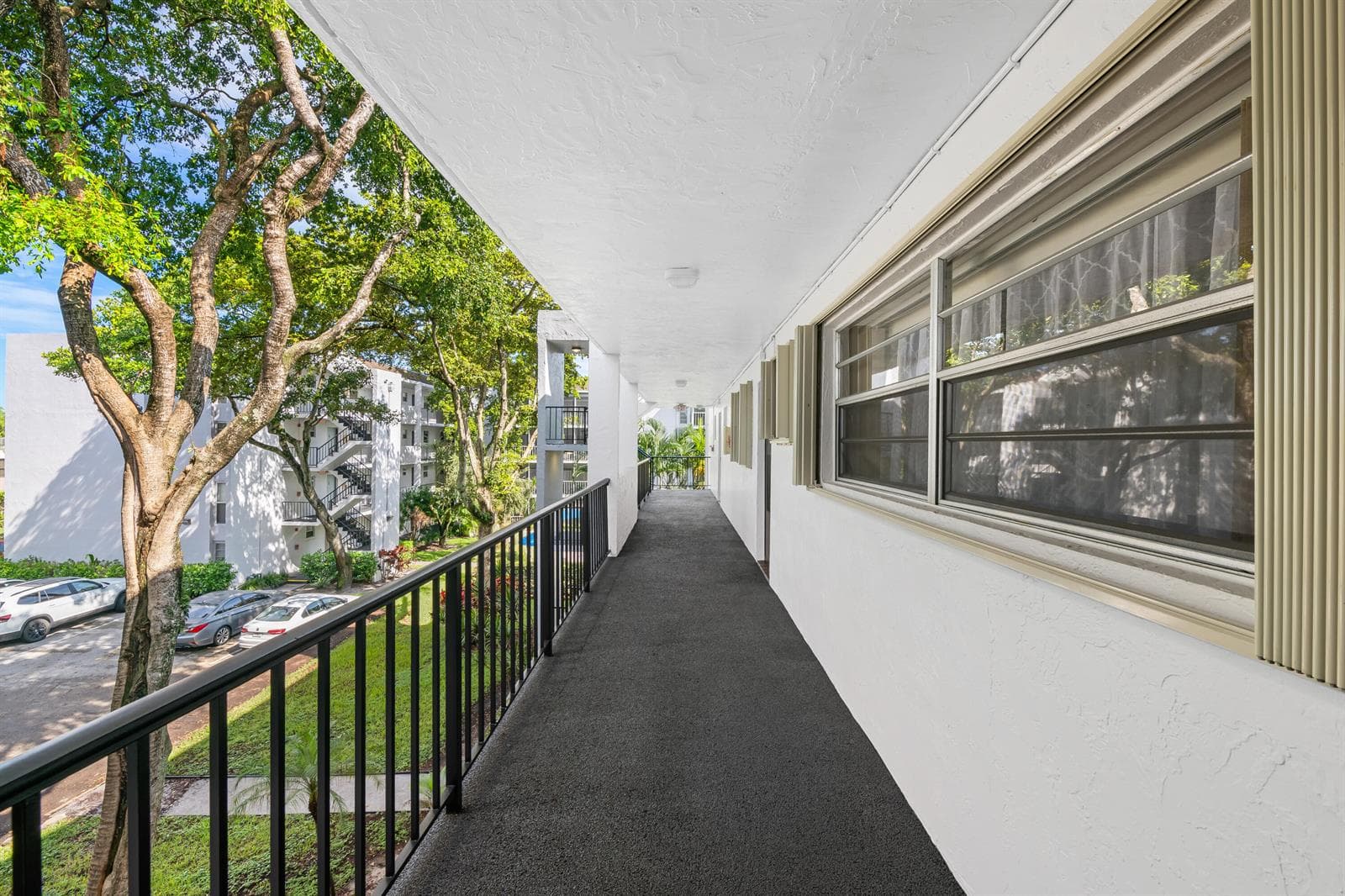 471 N Pine Island Road # 302d, Plantation FL 33324 photo 2