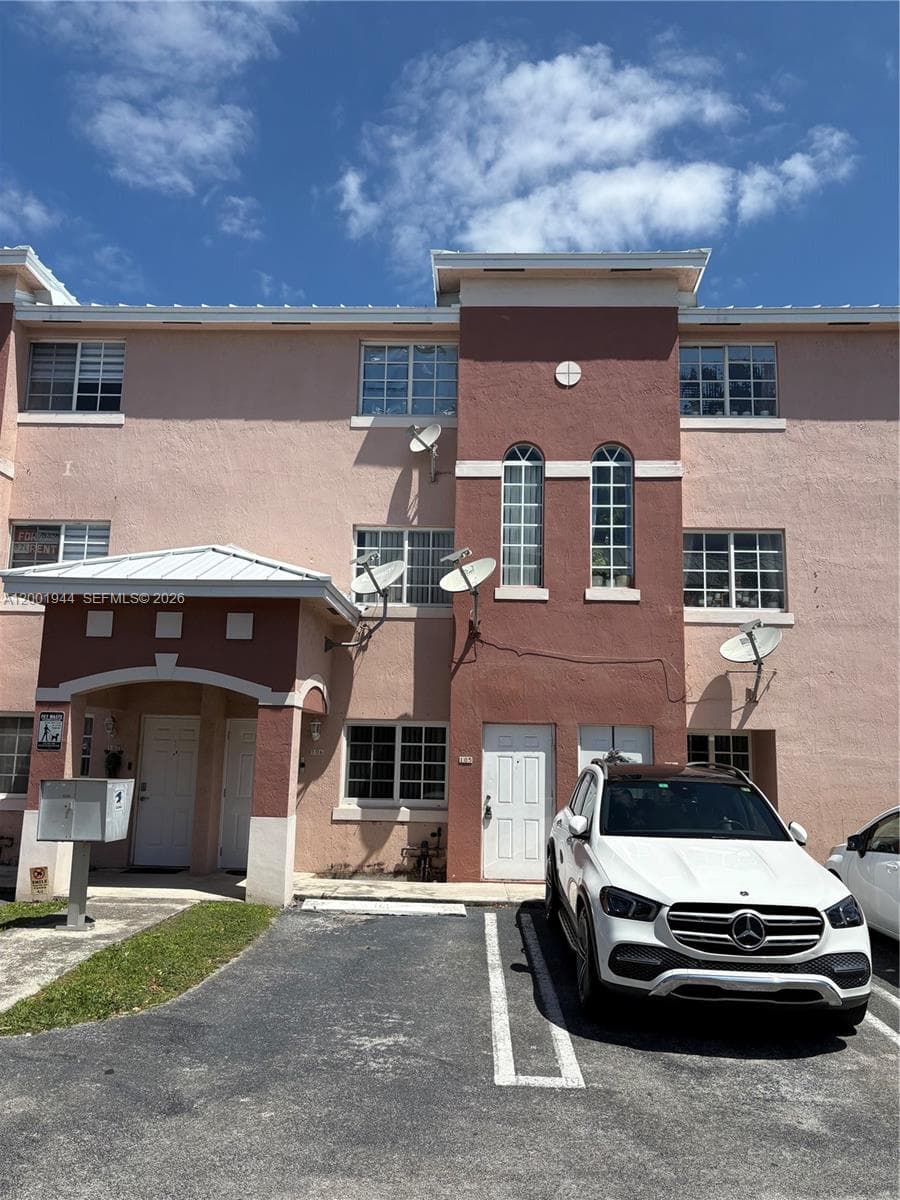 12035 SW 14th St # 105, Miami FL 33184