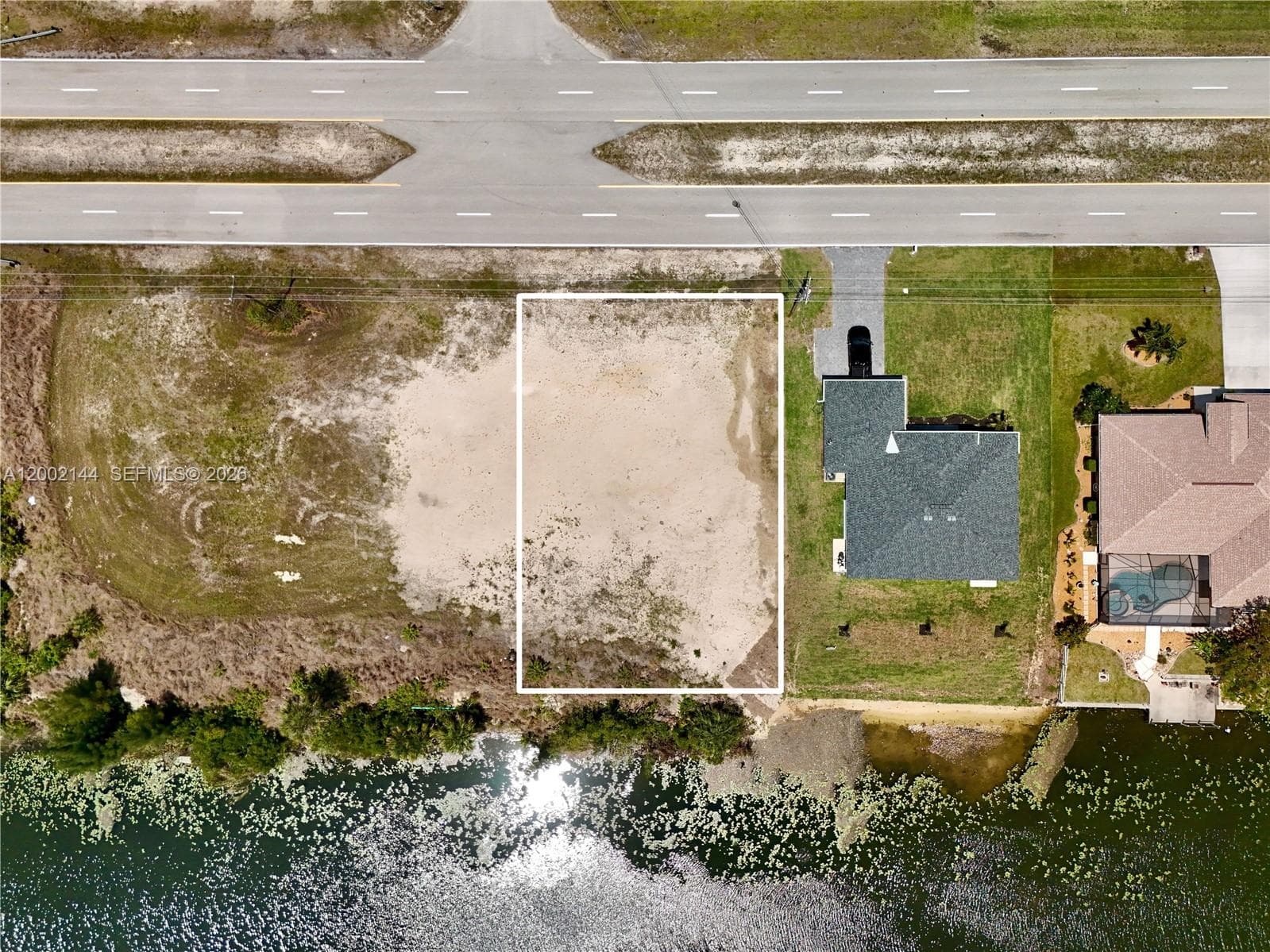 900 VOGIANTZIS PKWY, Cape Coral FL 33909