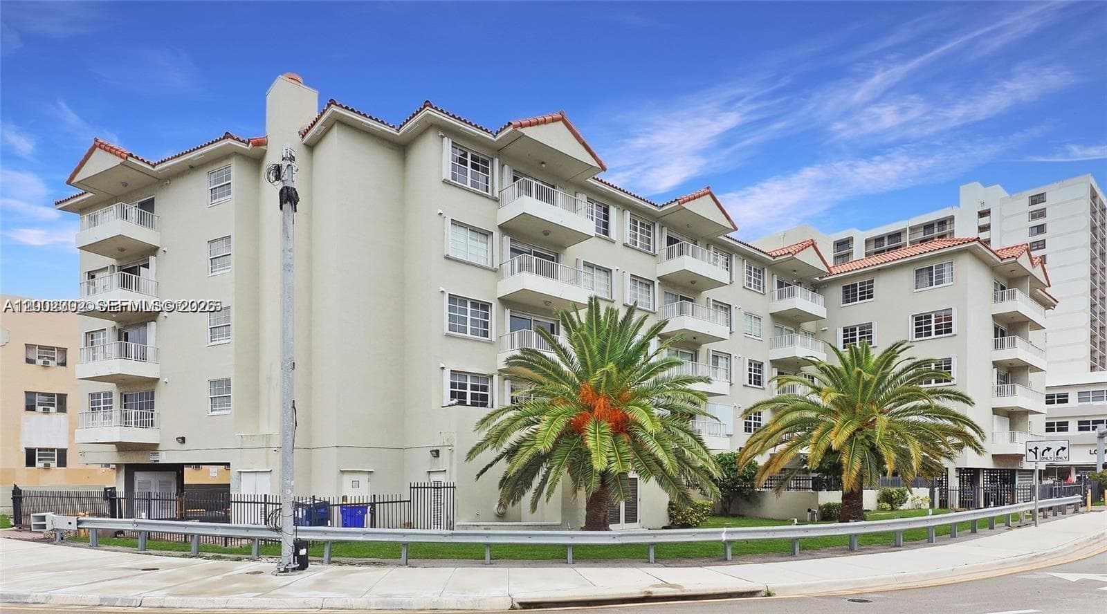 2600 Collins Ave # 405, Miami Beach FL 33140