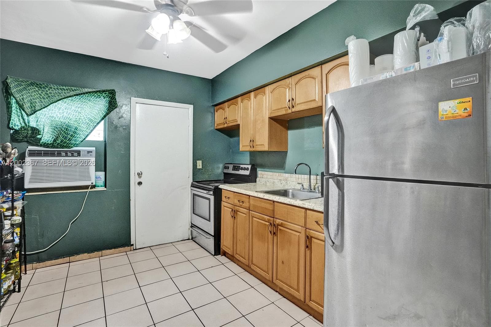 836 NW 101st St, Miami FL 33150 photo 2