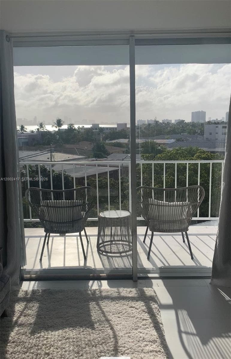 6900 Bay Dr # 5A, Miami Beach FL 33141
