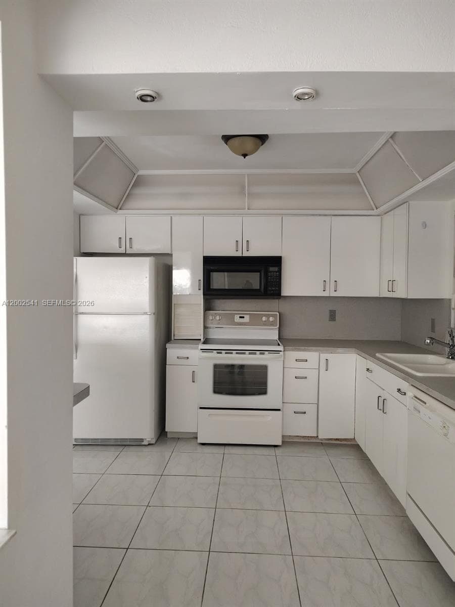 200 NE 12th Ave # 1C, Hallandale Beach FL 33009 photo 5