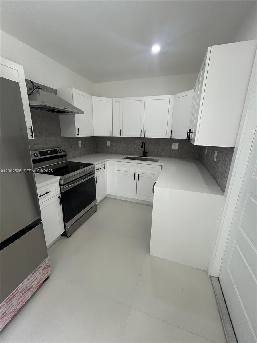 1242 NE 145th St, Miami FL 33161 photo 5
