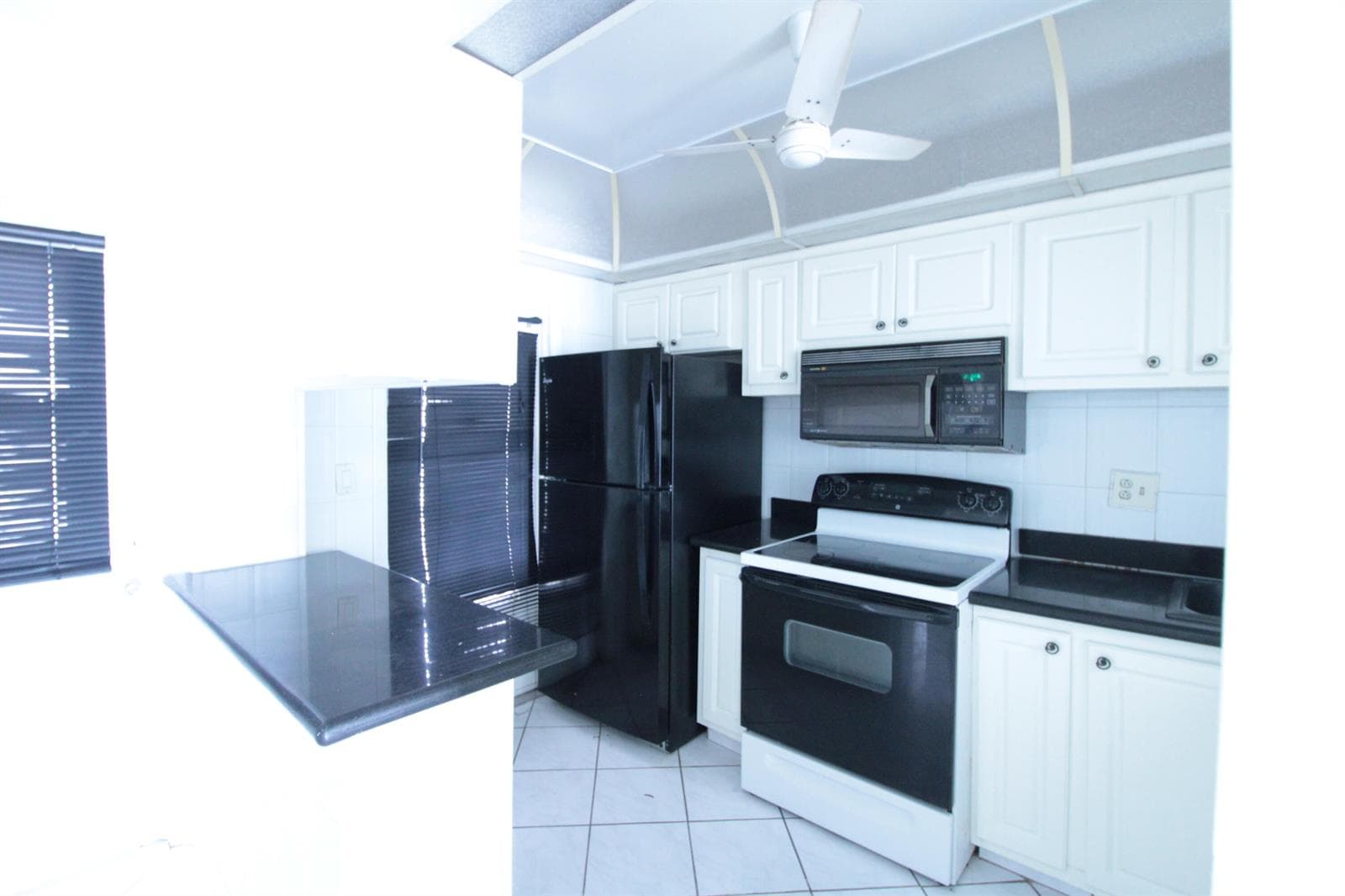 465 Paradise Isle Boulevard # 110, Hallandale Beach FL 33009 photo 4