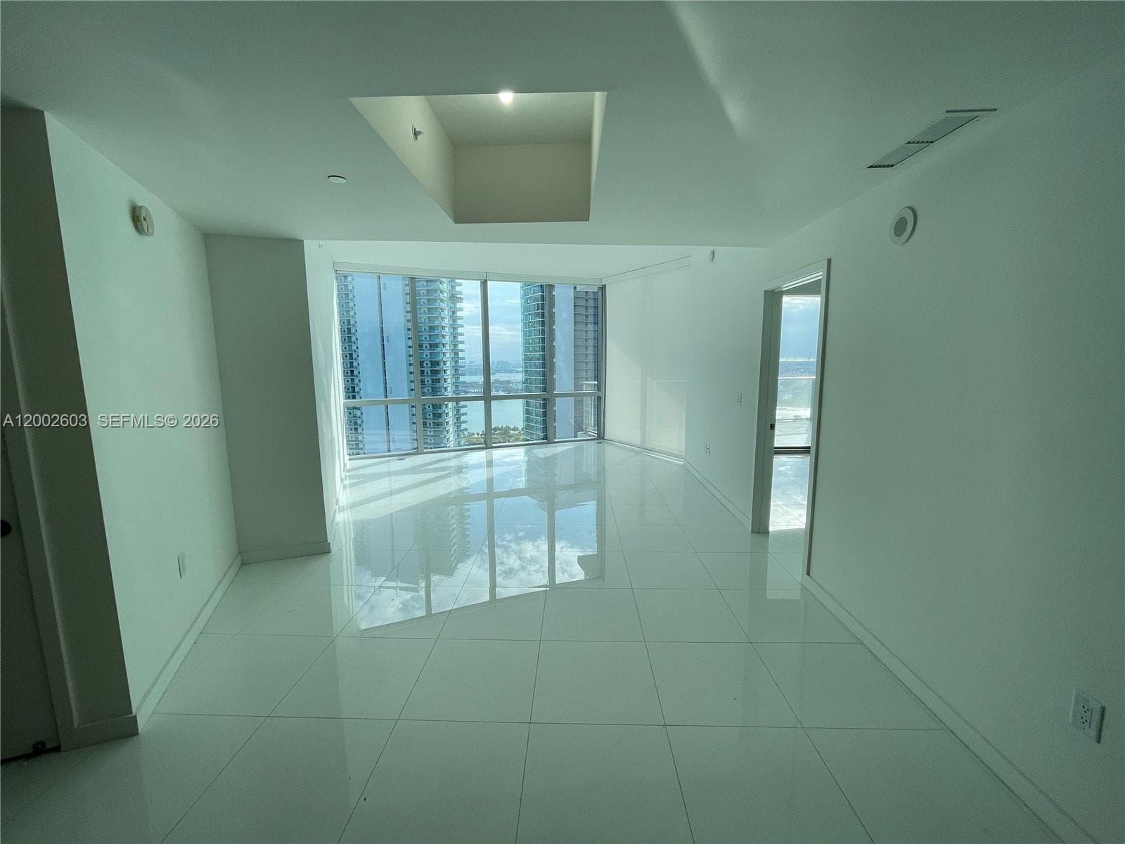 851 NE 1st Ave # 3103, Miami FL 33132 photo 2