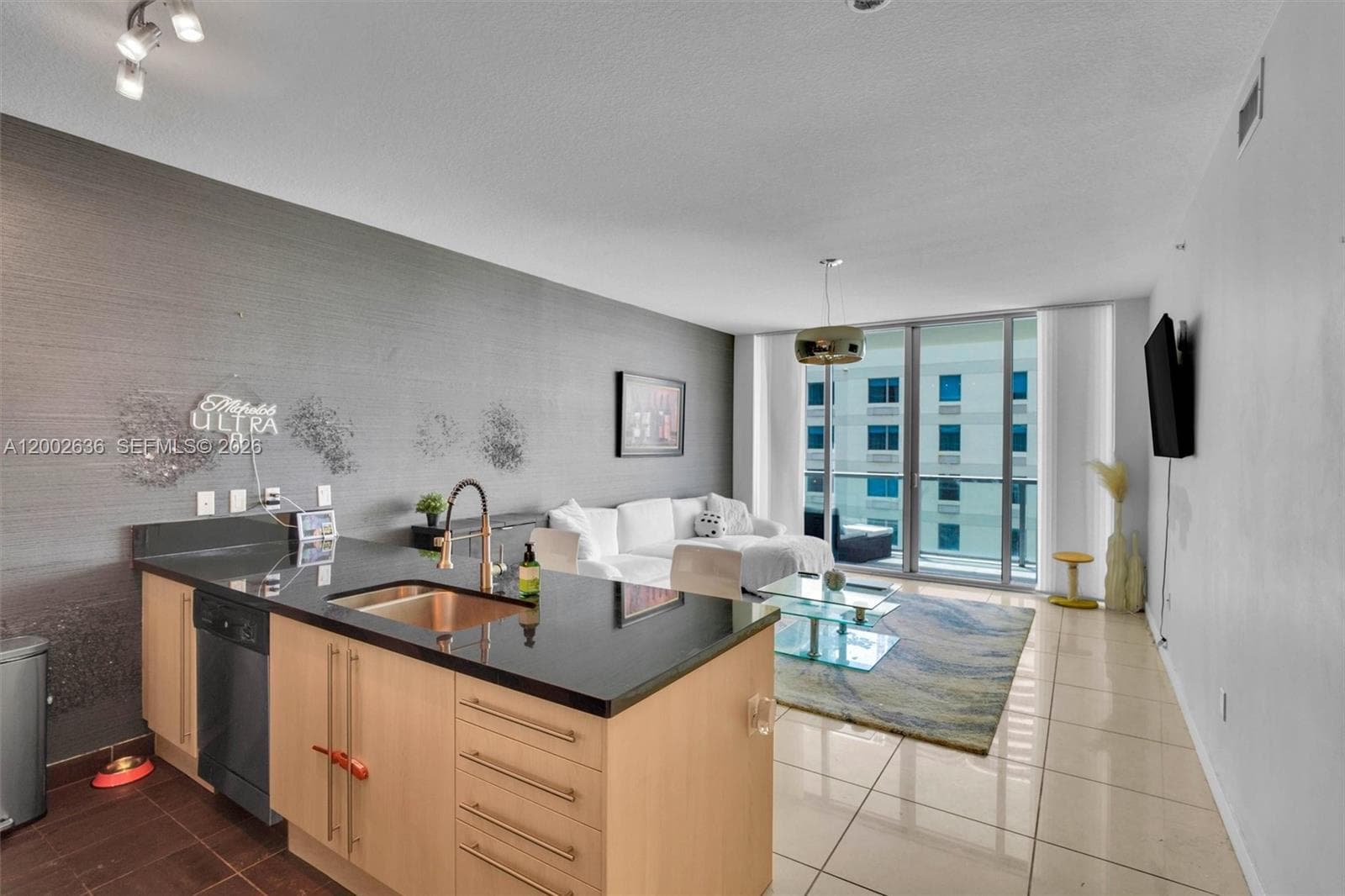 79 SW 12th St # 1605, Miami FL 33130 photo 2