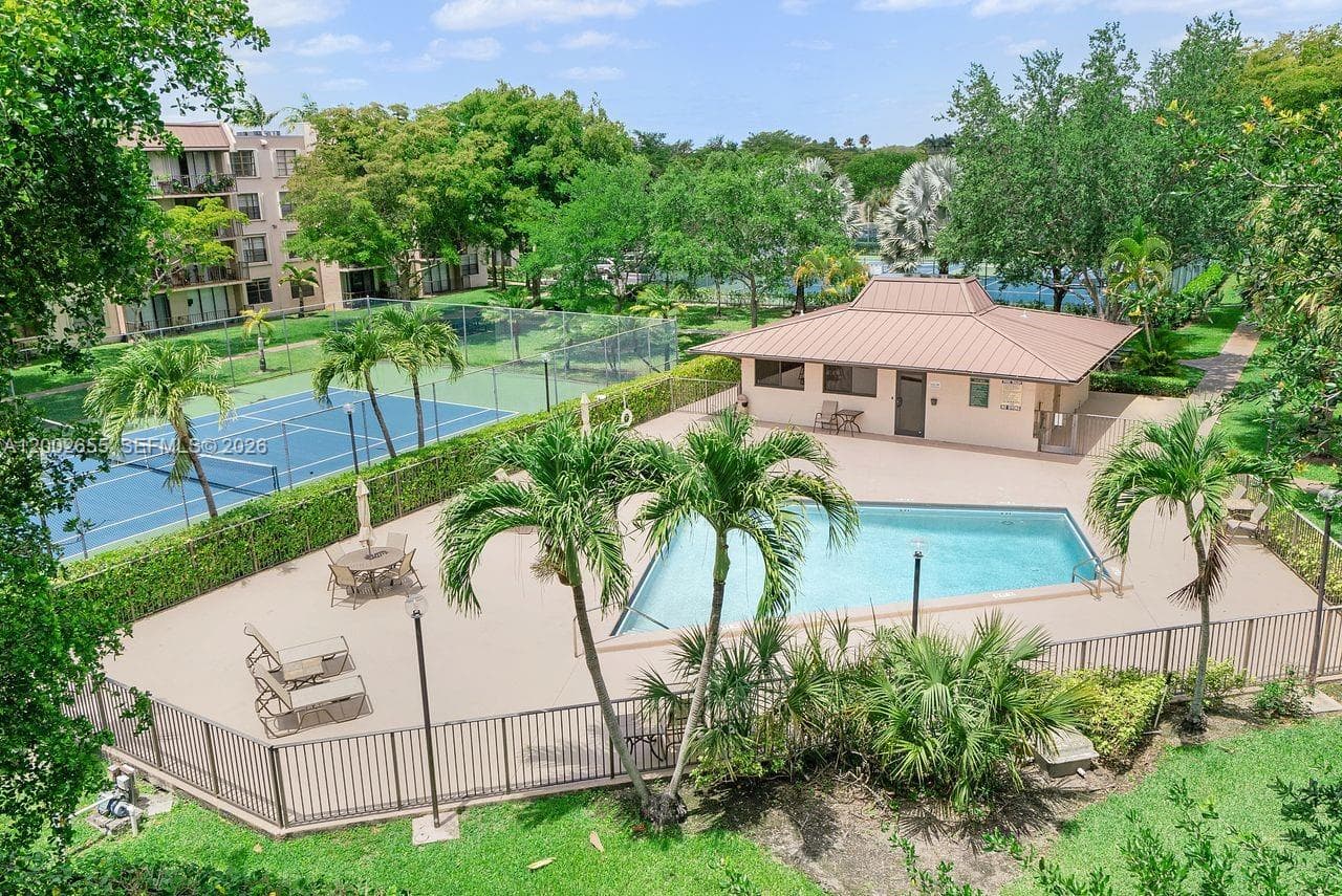 13100 SW 92nd Ave, Miami FL 33176 photo 2
