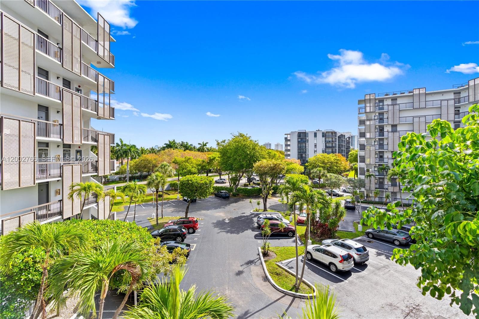 20500 W Country Club Dr # 405, Aventura FL 33180 photo 2