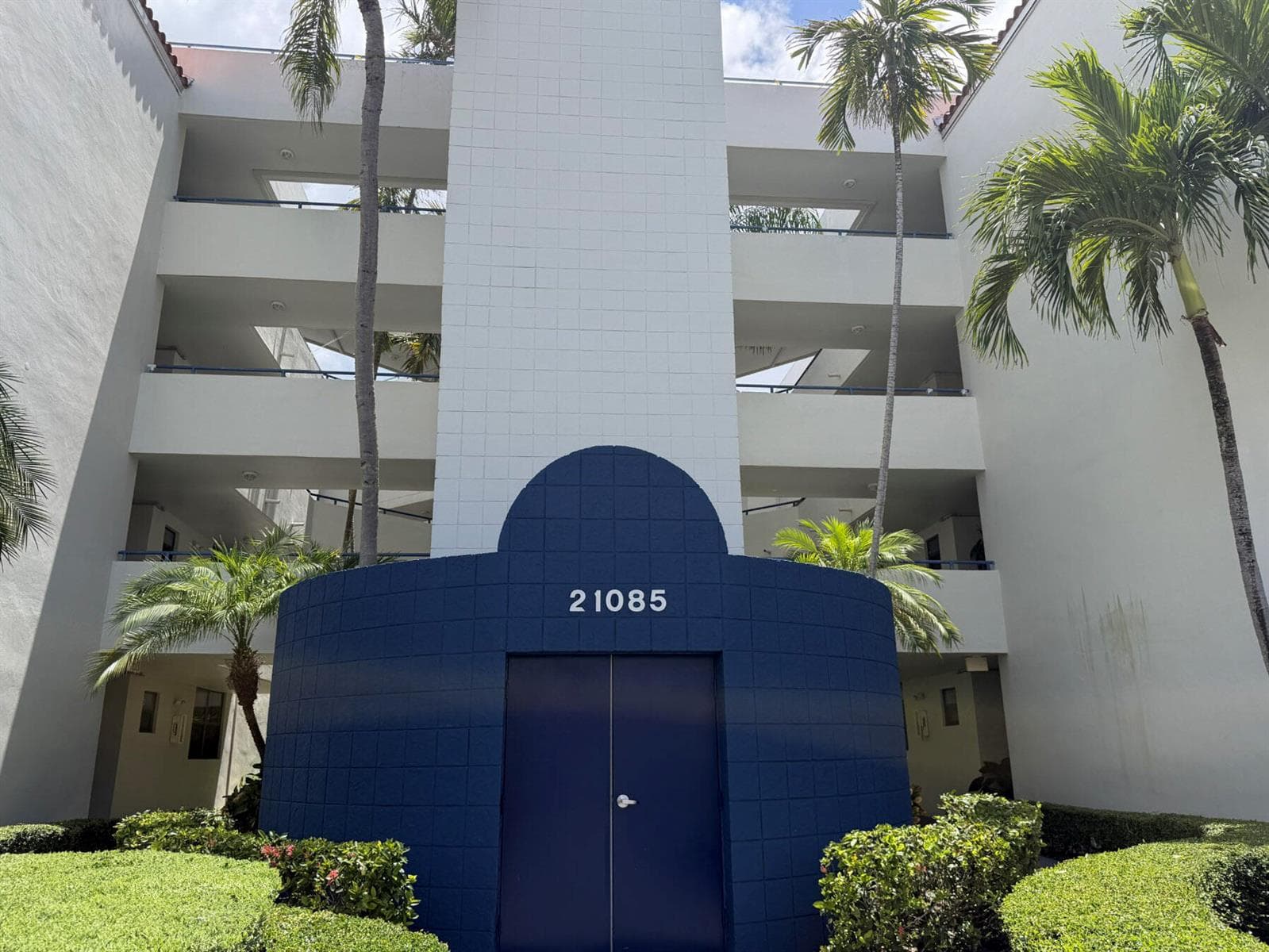 21085 NE 34th Avenue # 404-1, Aventura FL 33180 photo 2