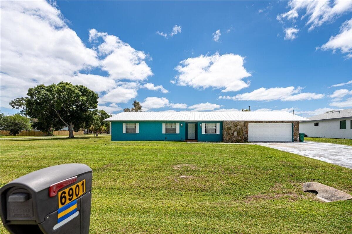 6901 Salerno Road, Fort Pierce FL 34951 photo 2