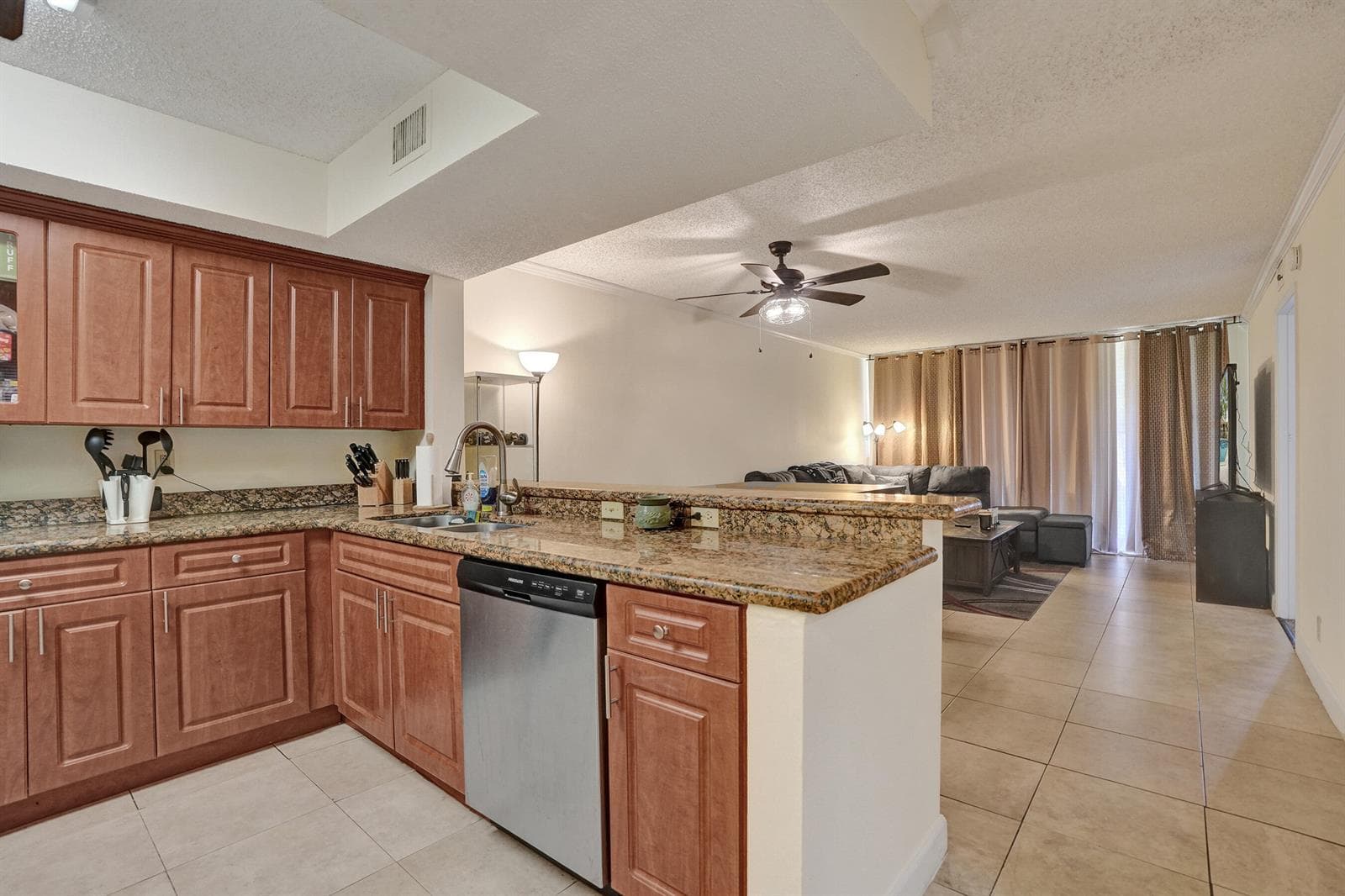 8266 NW 24th Street, Coral Springs FL 33065 photo 5