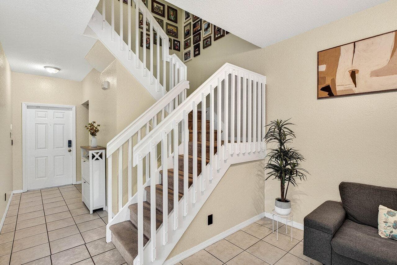 9090 NW 40th Place, Sunrise FL 33351 photo 4