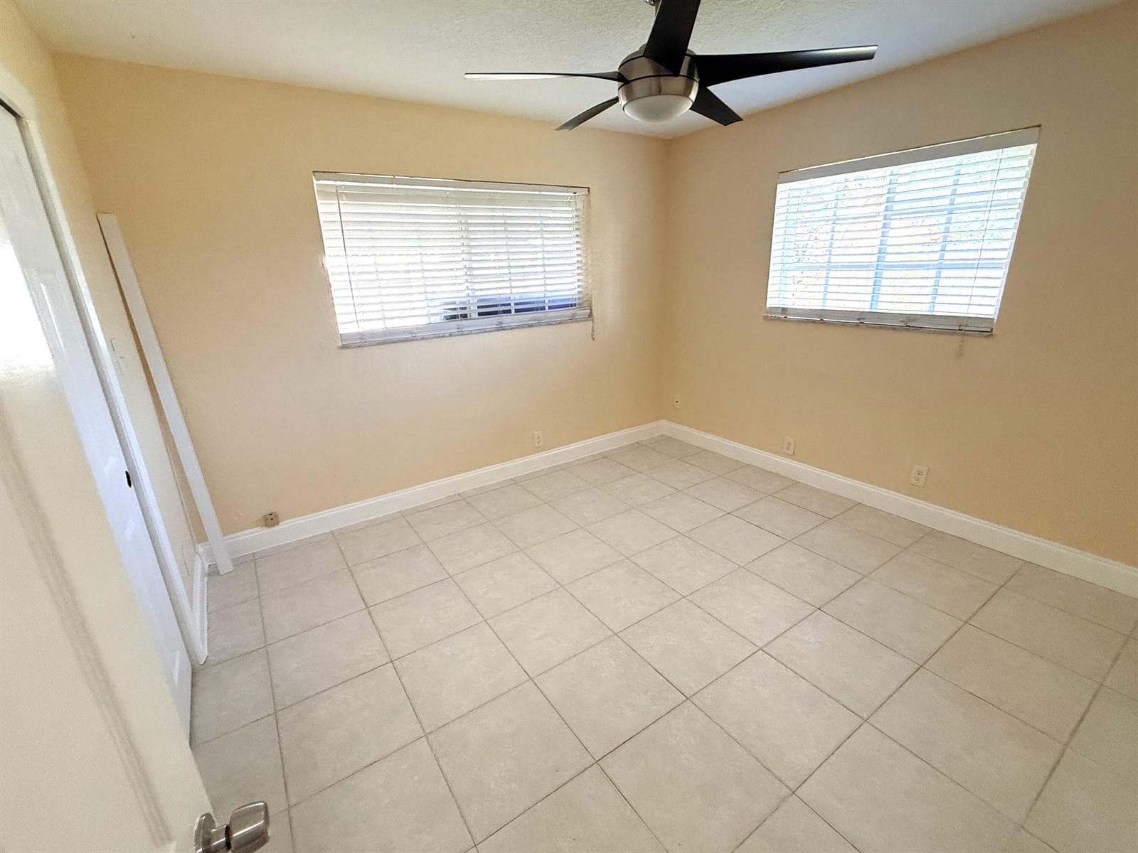 551 SE 15th Street # W, Pompano Beach, FL 33062 photo 4