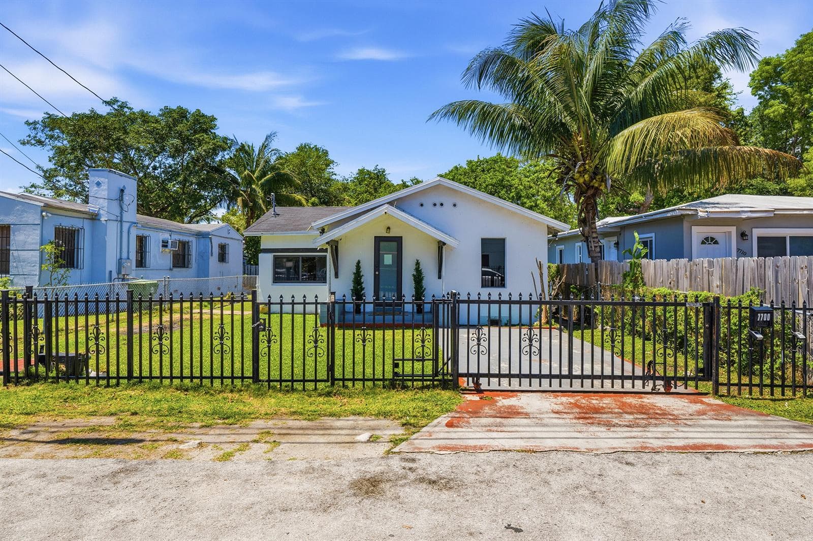 7700 NE 1st Court, Miami FL 33138 photo 2
