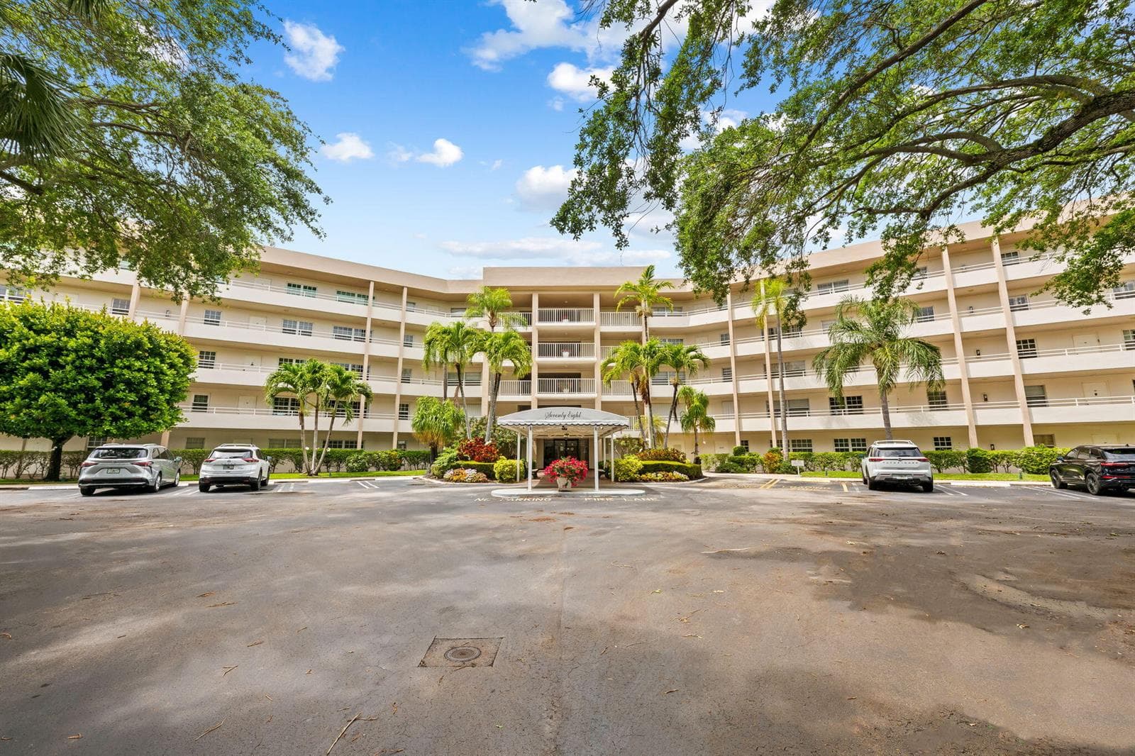 3960 Oaks Clubhouse Drive # 304, Pompano Beach FL 33069 photo 3