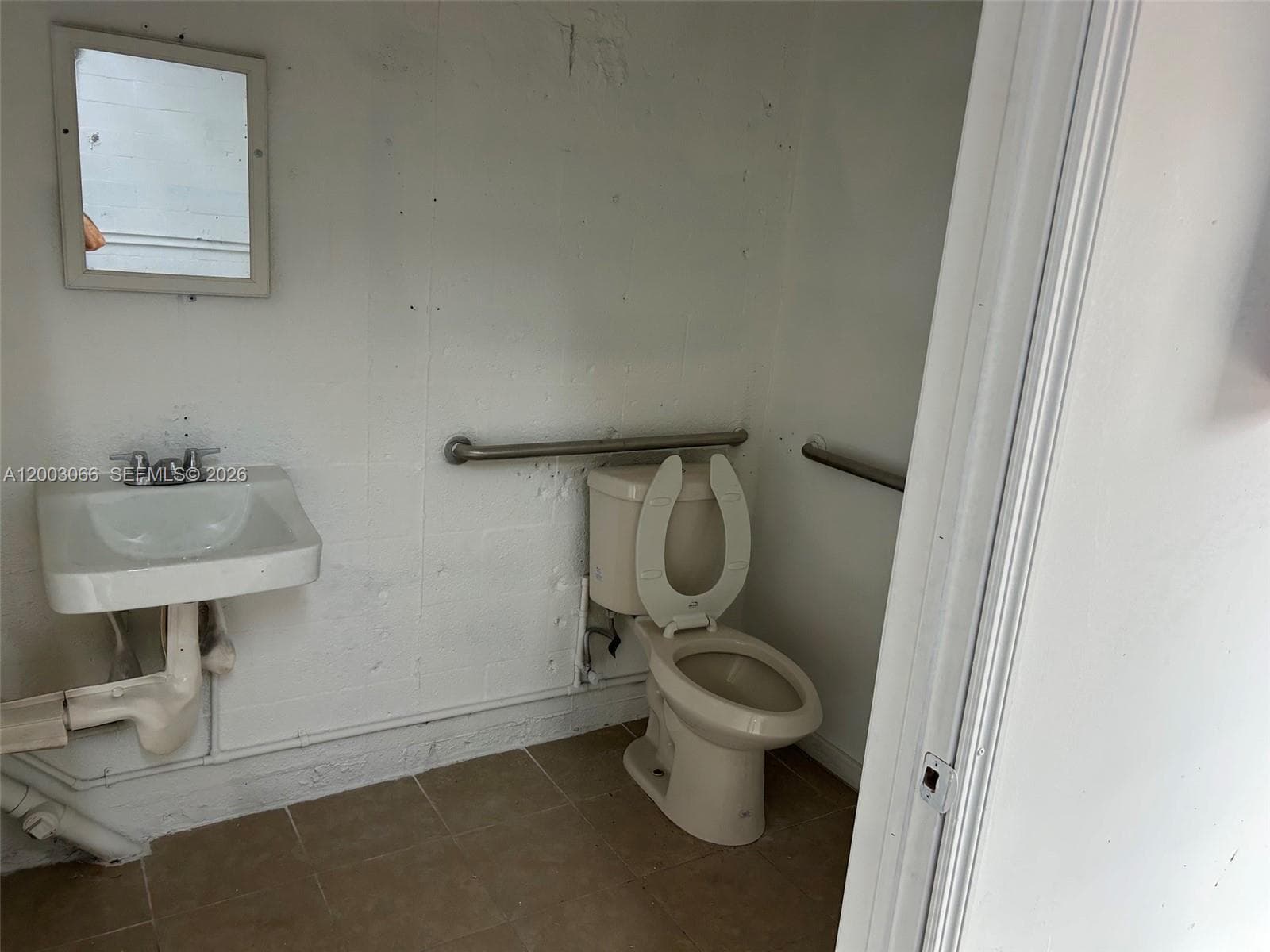 2776 NW 21st Ter, Miami FL 33142 photo 4