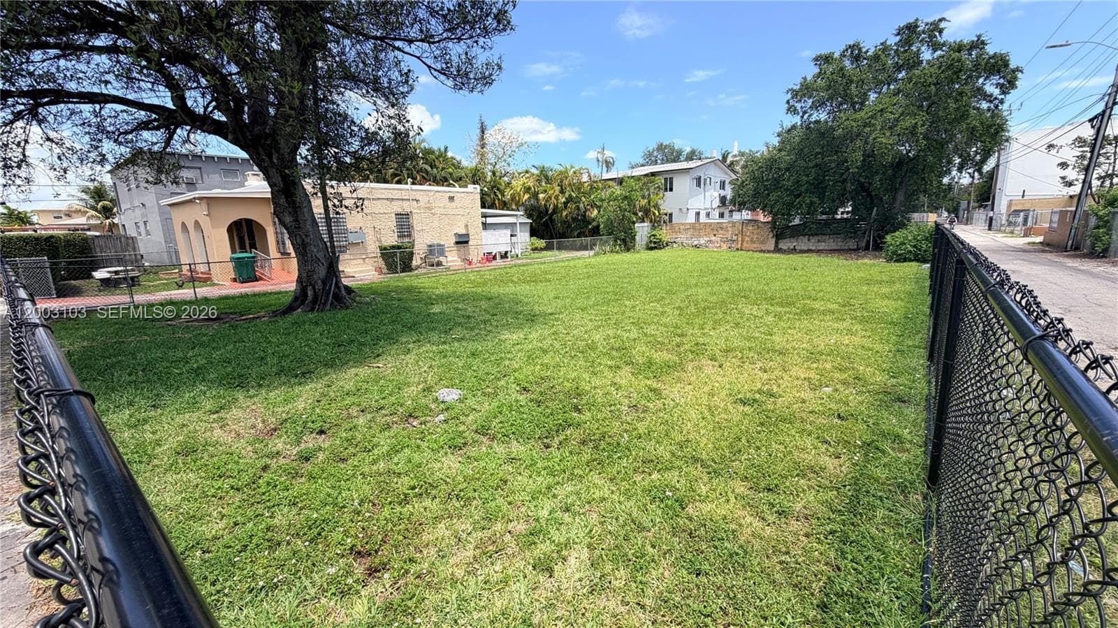 33 NW 21st Ave, Miami FL 33125 photo 4