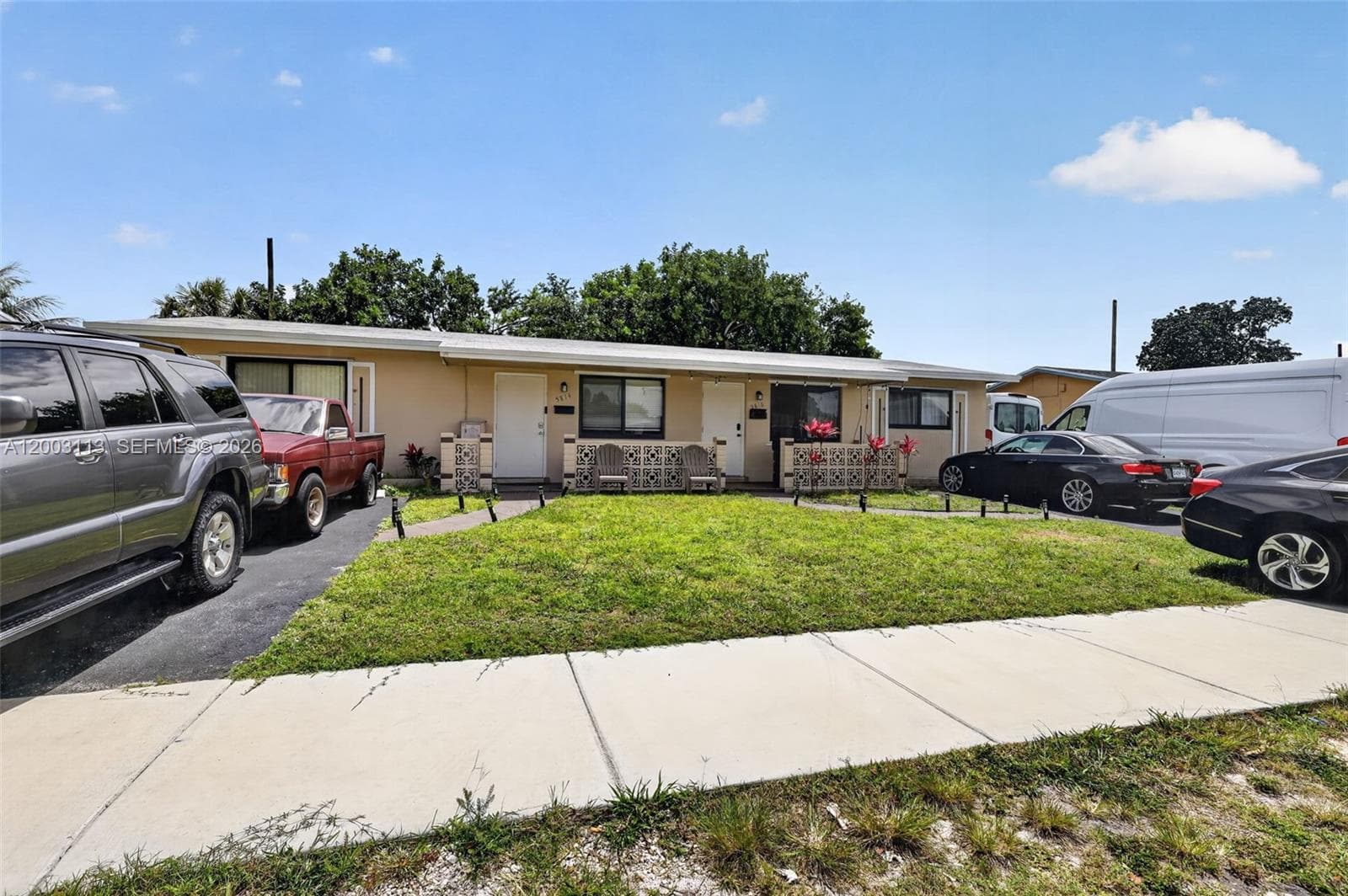 5814 Cleveland St, Hollywood FL 33021 photo 2