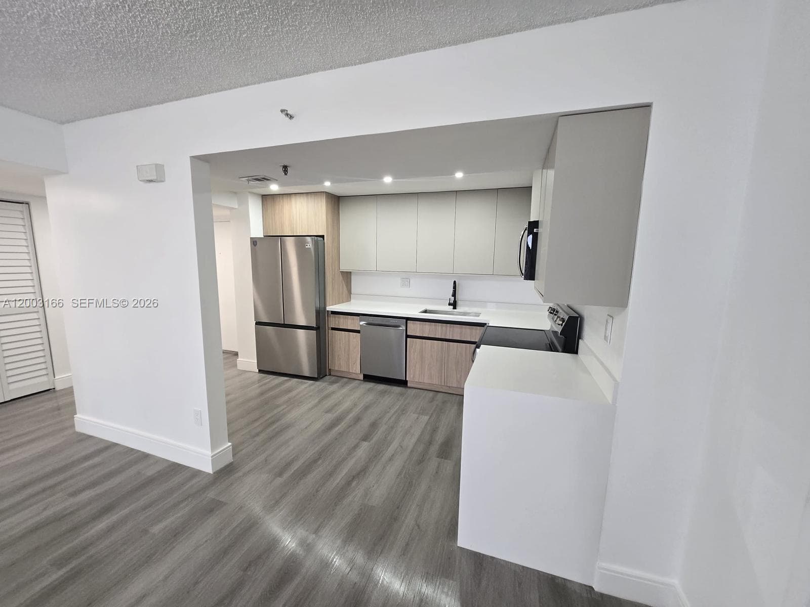 20840 San Simeon Way # 601, Miami FL 33179