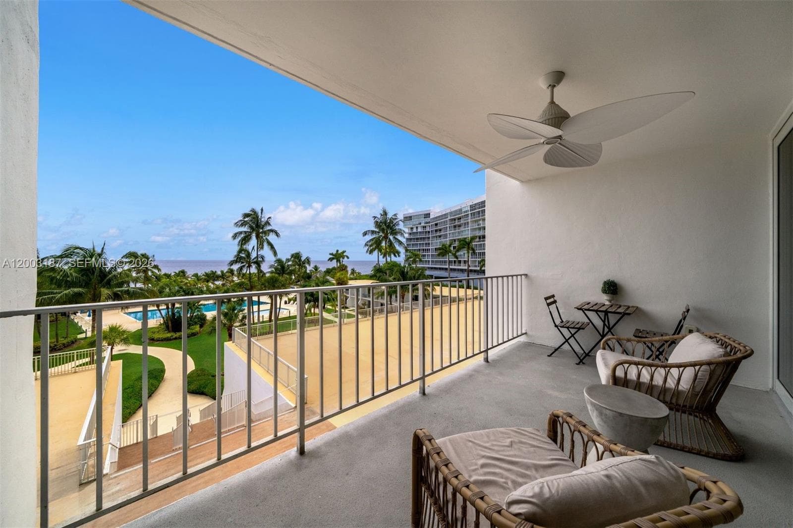 881 Ocean Dr # 3E, Key Biscayne FL 33149 photo 2