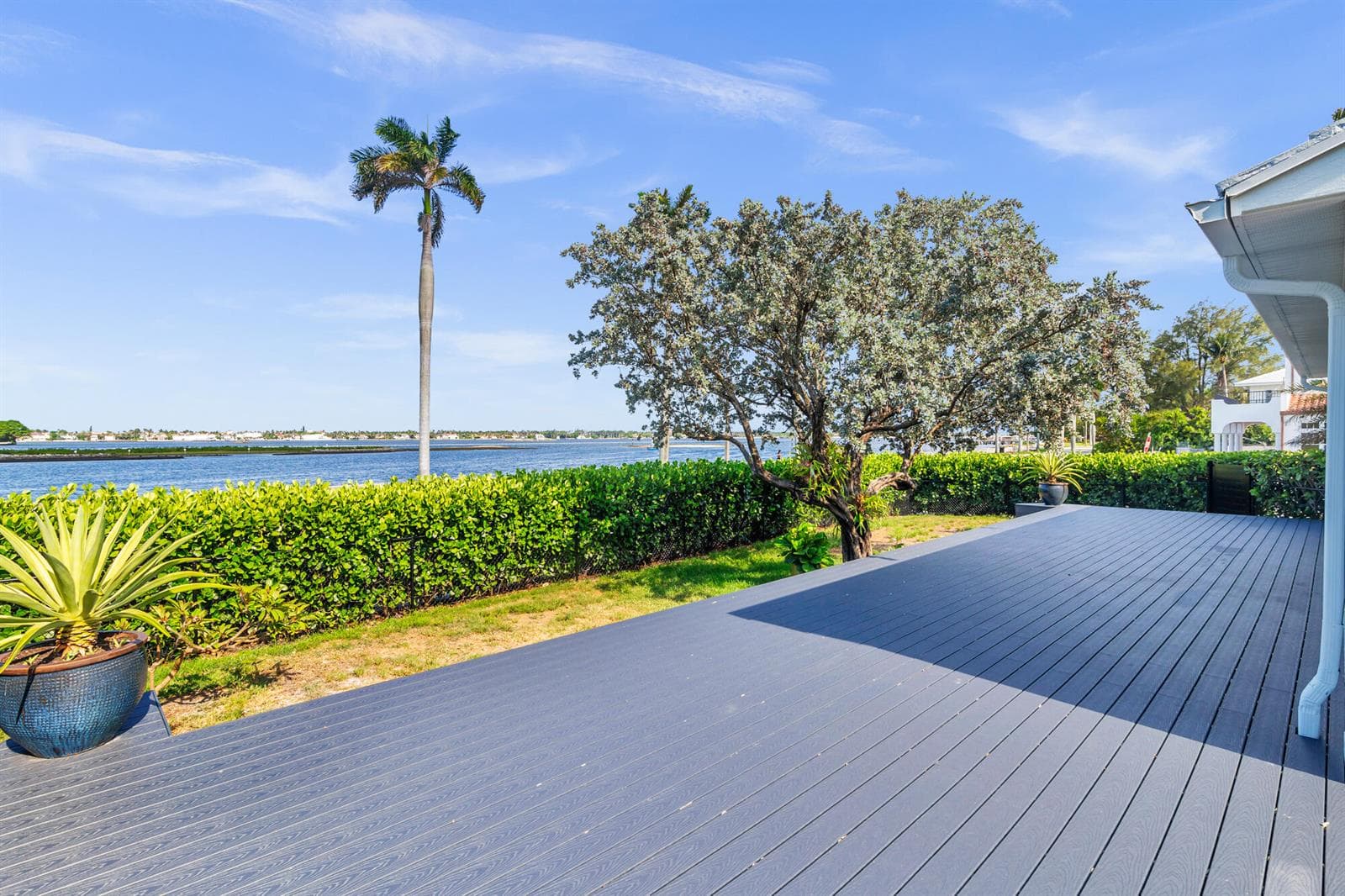 185 Almeria Road, West Palm Beach FL 33405 photo 4