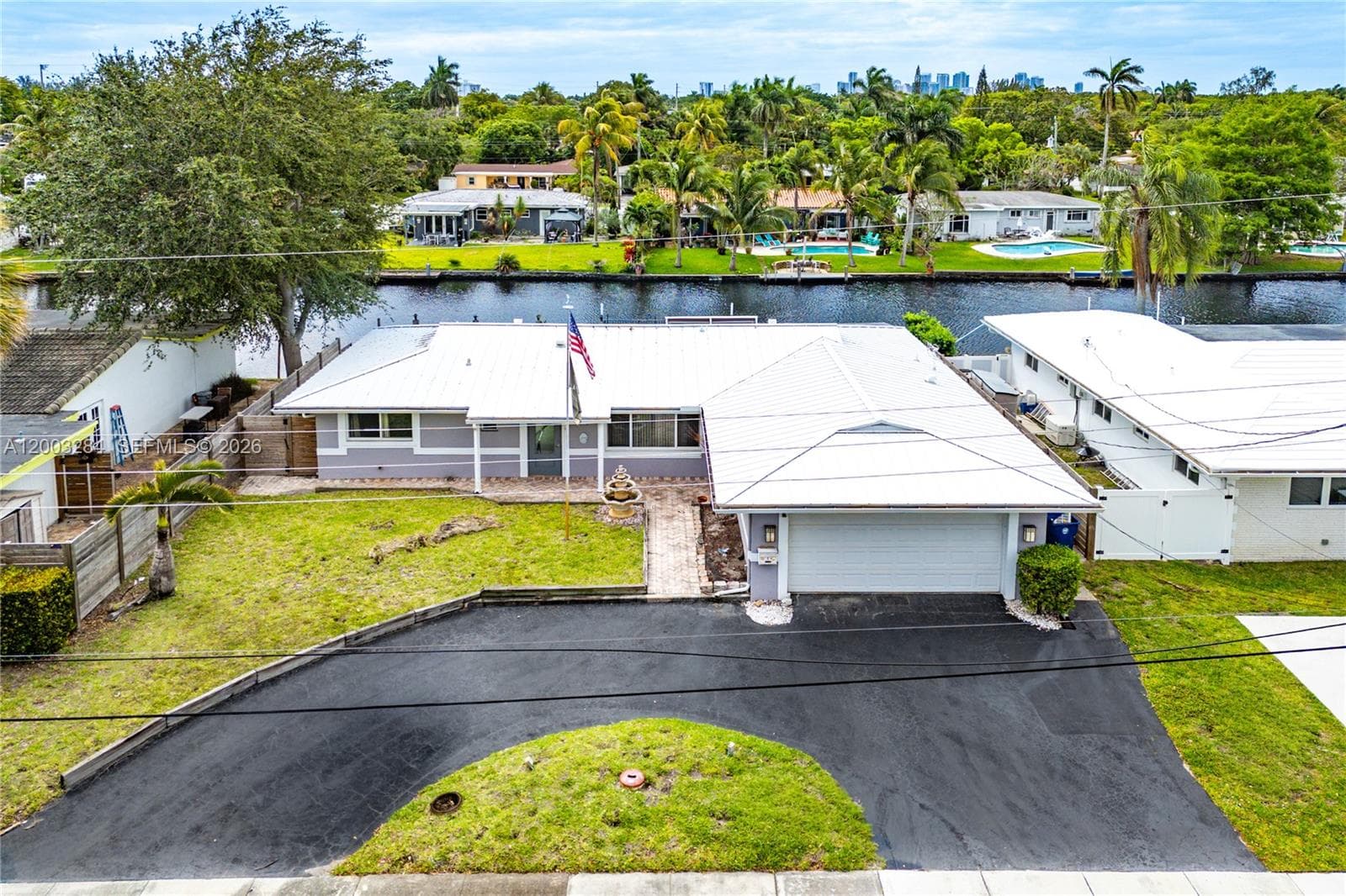 2832 NW 10th Ave, Wilton Manors FL 33311 photo 2