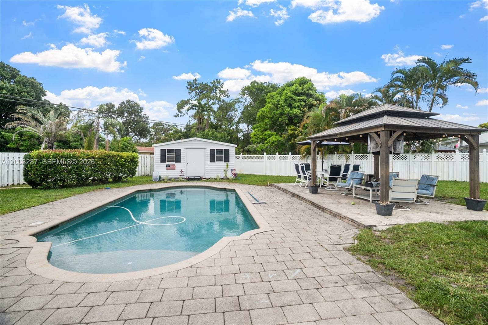 899 E Country Club Cir, Plantation FL 33317 photo 3