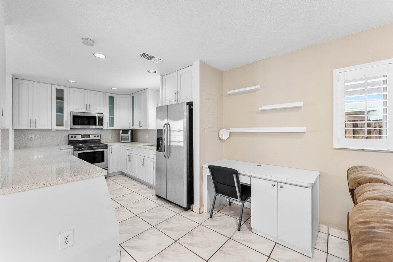 331 NW 101st Terrace, Pembroke Pines FL 33026 photo 4