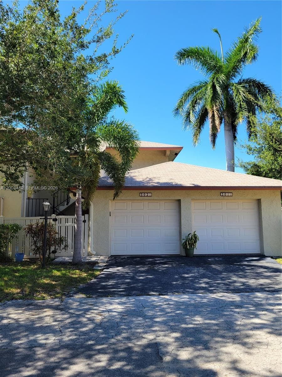 1821 NE 40th Ct # 302, Pompano Beach FL 33064