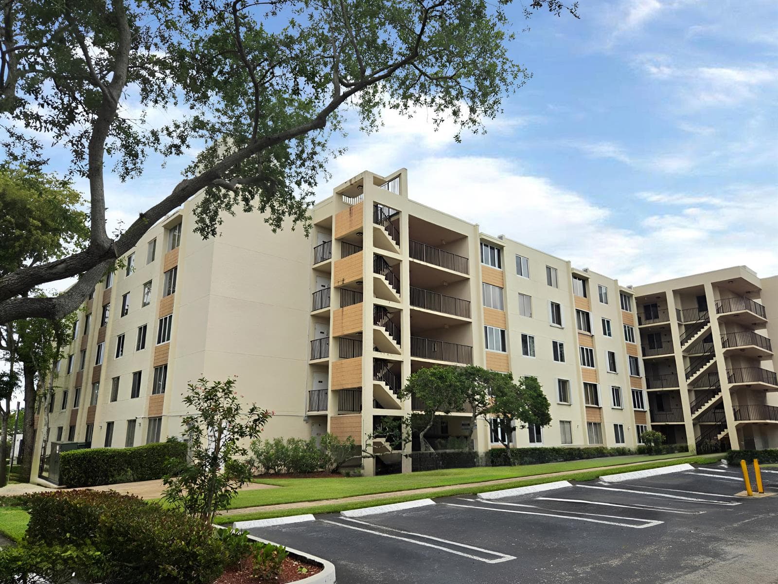 3253 Riverside Drive # 301, Coral Springs FL 33065 photo 2