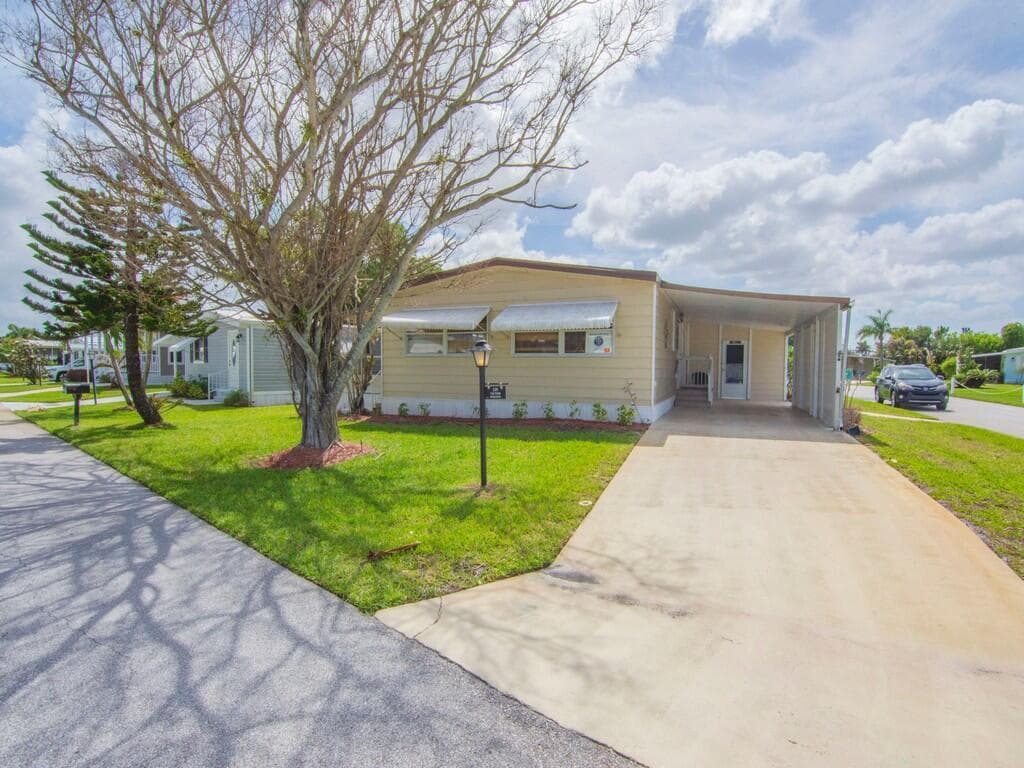 225 NE Forrest Court, Jensen Beach FL 34957 photo 5
