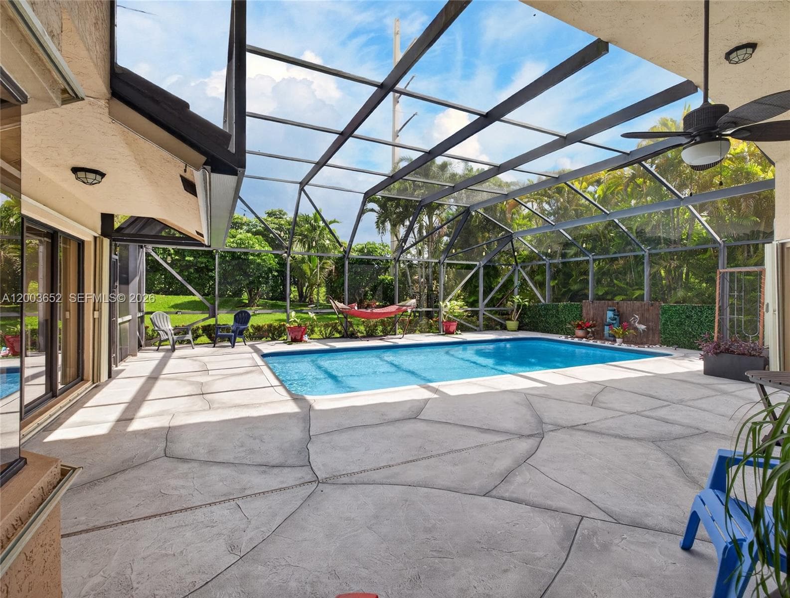 1025 Creekford Dr, Weston FL 33326