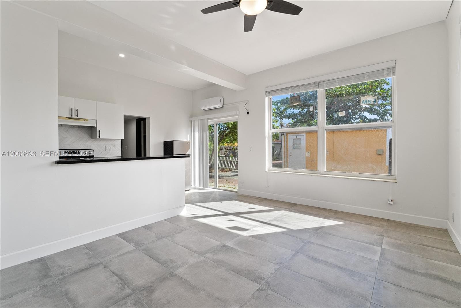 2204 Mckinley St, Hollywood FL 33020 photo 2