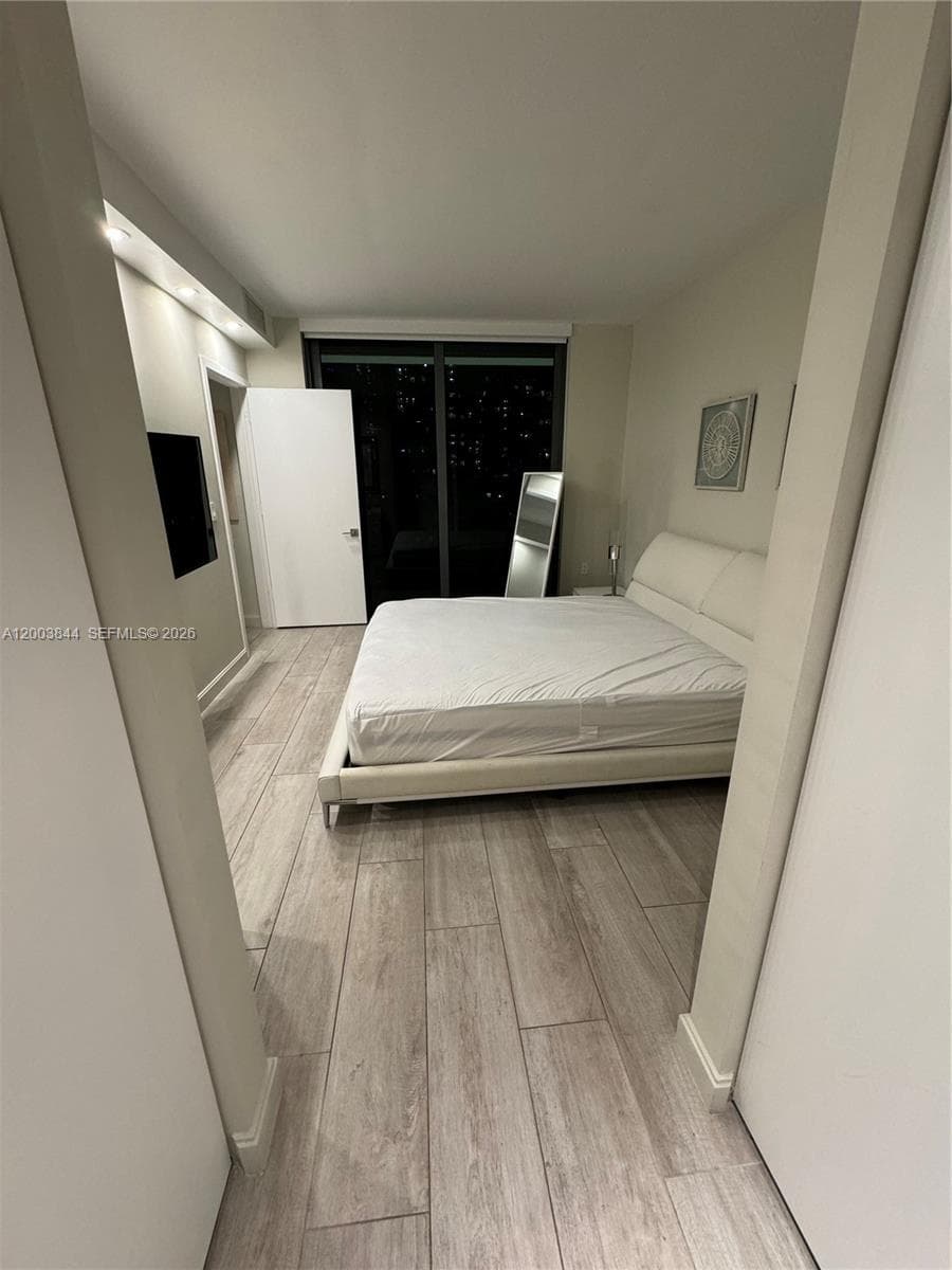 55 SW 9th St # 1204, Miami FL 33130 photo 3