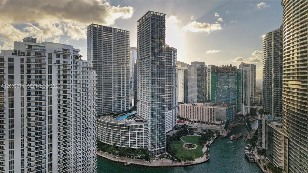 465 Brickell Ave # 3804, Miami FL 33131 photo 3