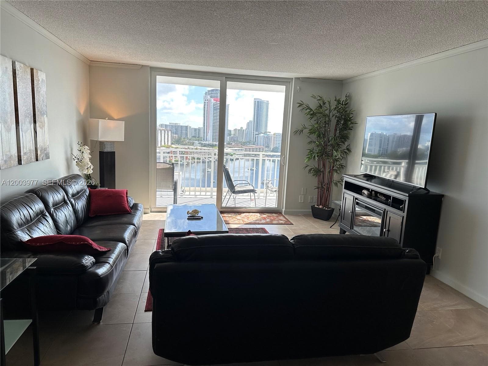 427 Golden Isles Dr # 14E, Hallandale Beach FL 33009 photo 2