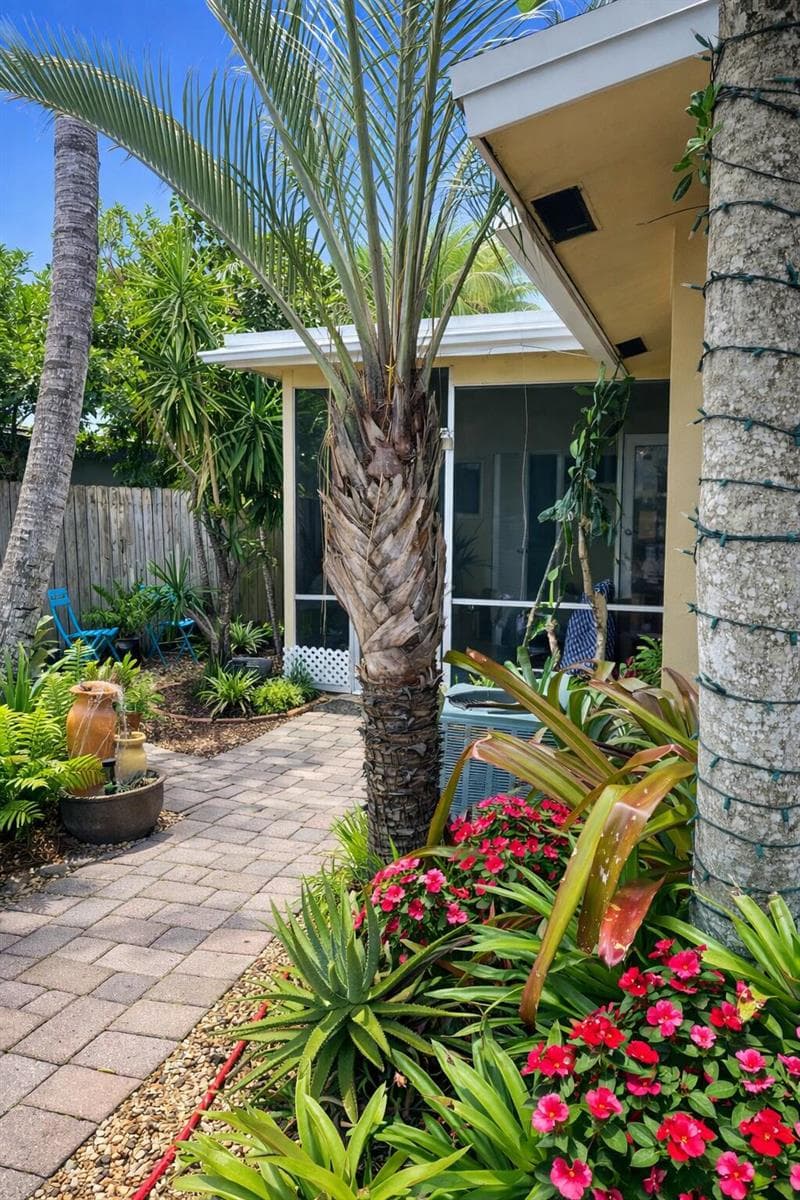 1417 NE 24th Court, Wilton Manors FL 33305 photo 2