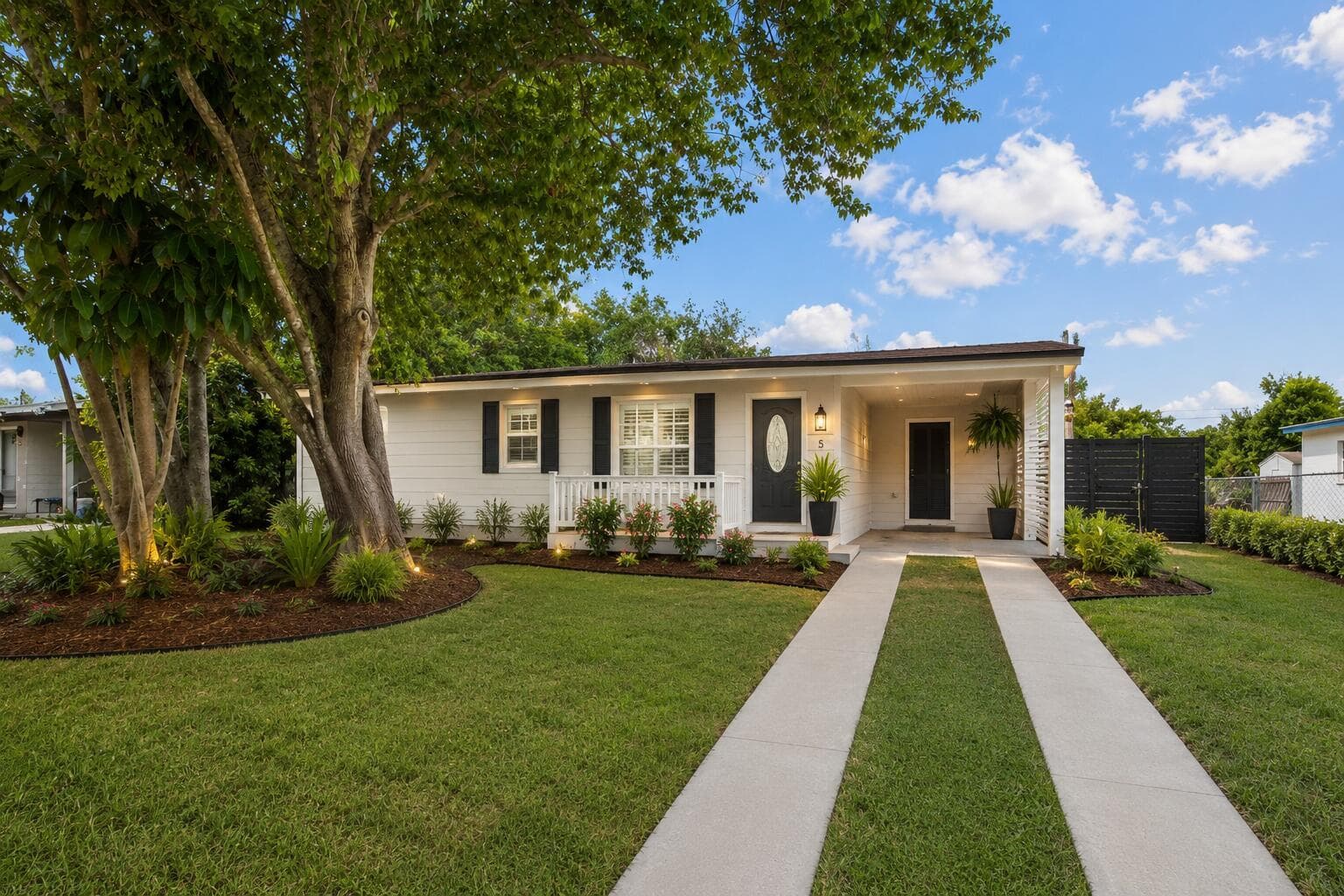 2443 2nd Place SW, Vero Beach FL 32962 photo 2
