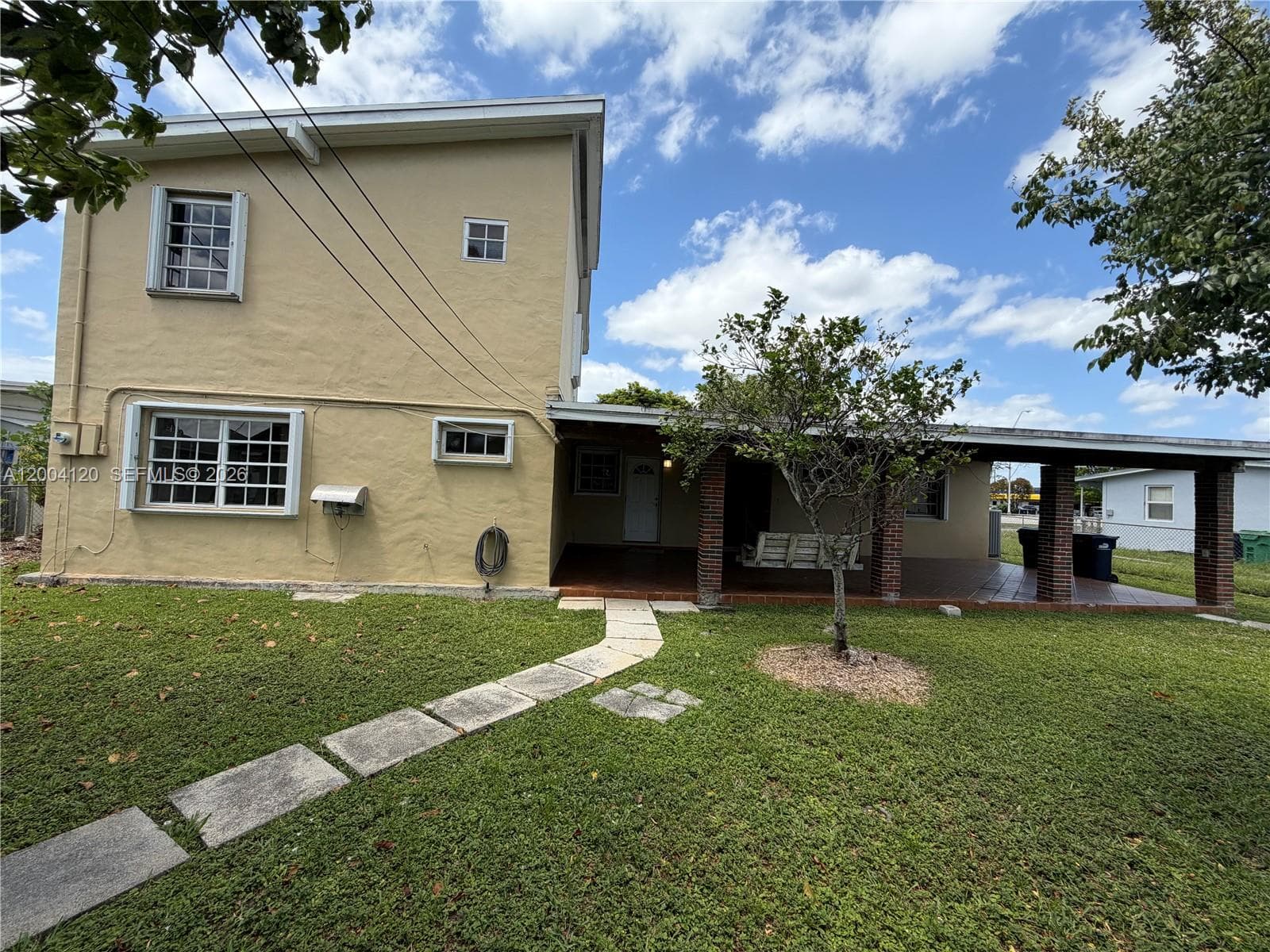10910 SW 40th St, Miami FL 33165 photo 2