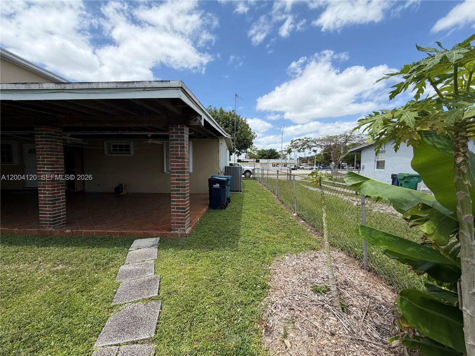 10910 SW 40th St, Miami FL 33165 photo 4