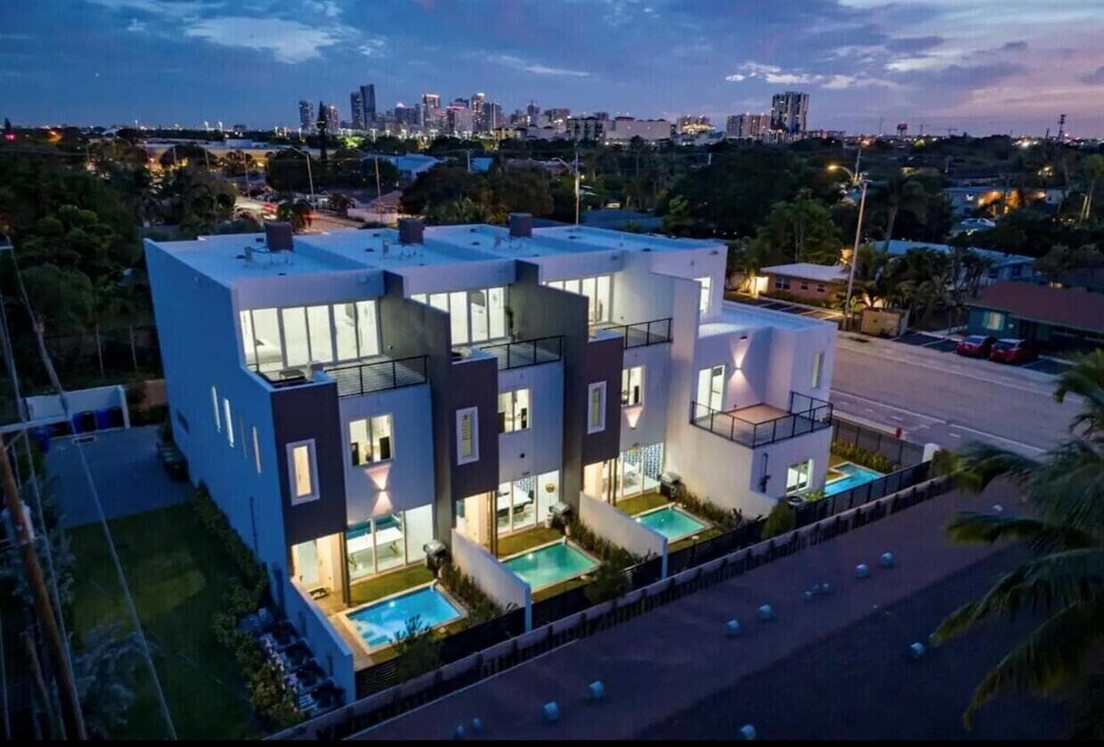 1220 NE 15th Avenue, Fort Lauderdale FL 33304 photo 2