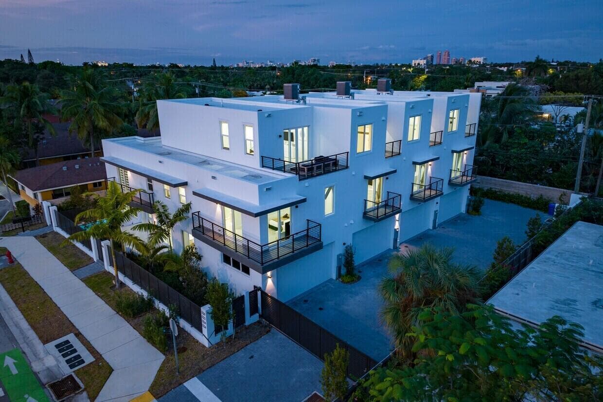 1220 NE 15th Avenue, Fort Lauderdale FL 33304 photo 3